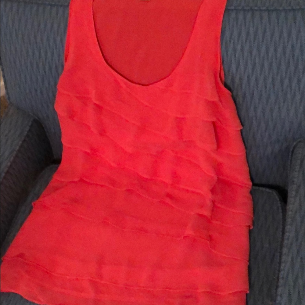 Ruffle tier tank